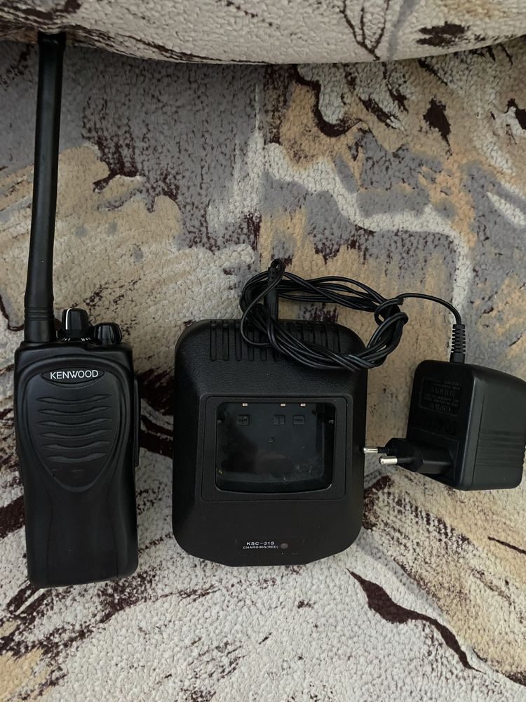 Рація Kenwood TK 2206 із зарядним пристроєм
