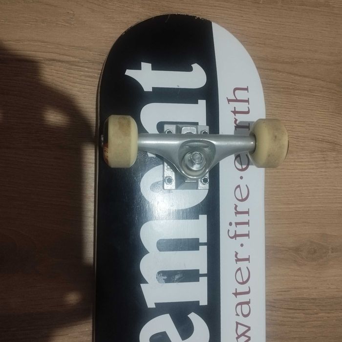 Skate element muito novo