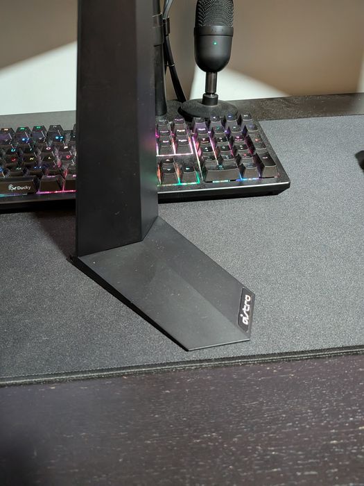 Astro Headset Stand – Design Premium