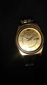 Продам часы SEIKO 7009-876А