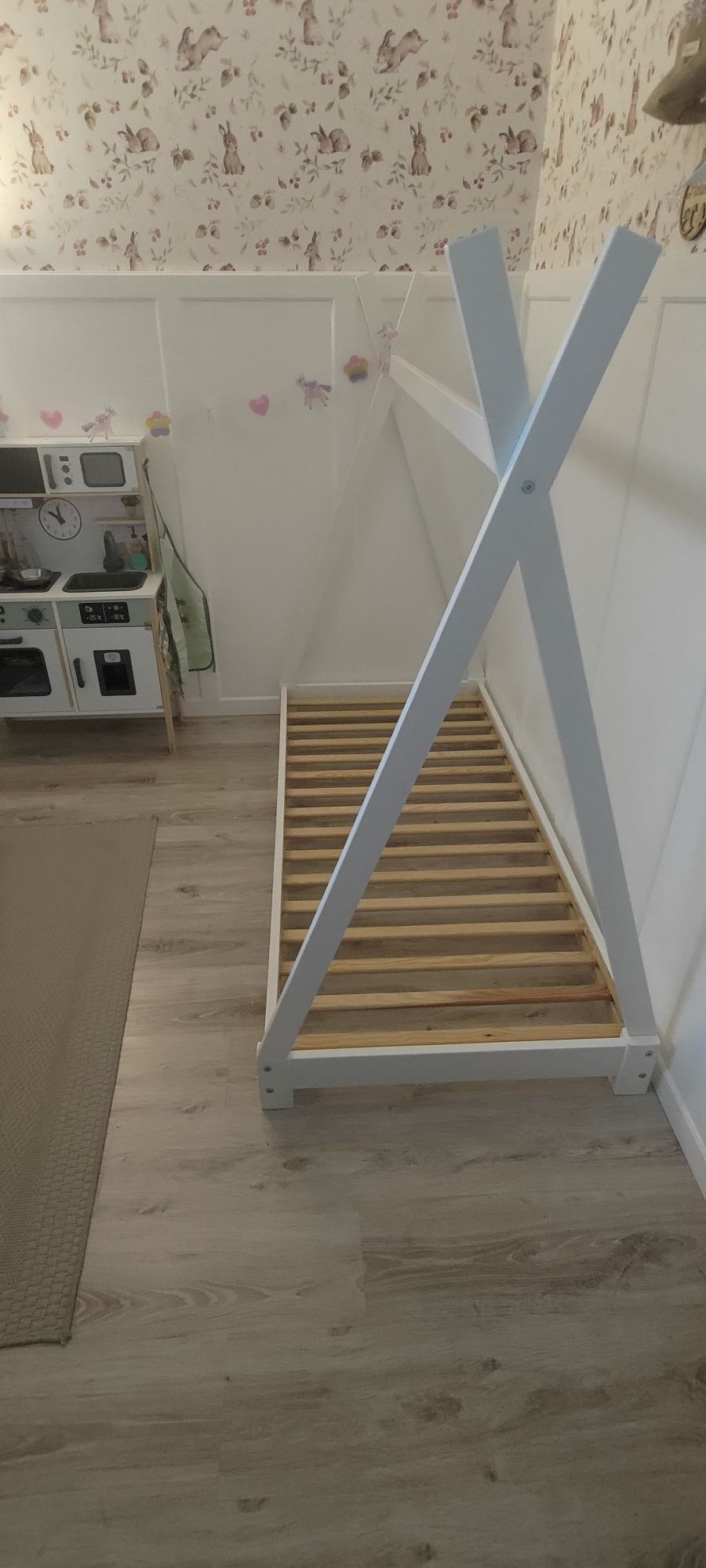 Łóżko tipi wraz z materacem i stelażem