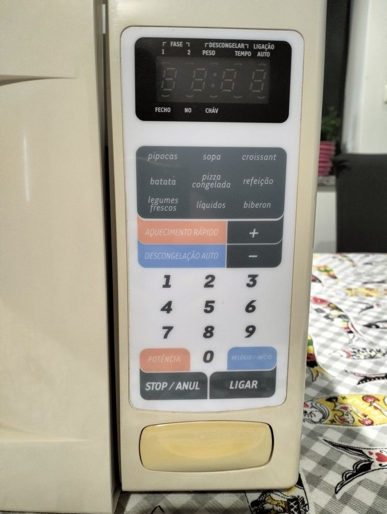 Microondas como novo