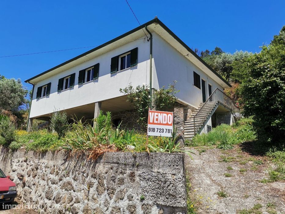 Moradia T4 pronta habitar