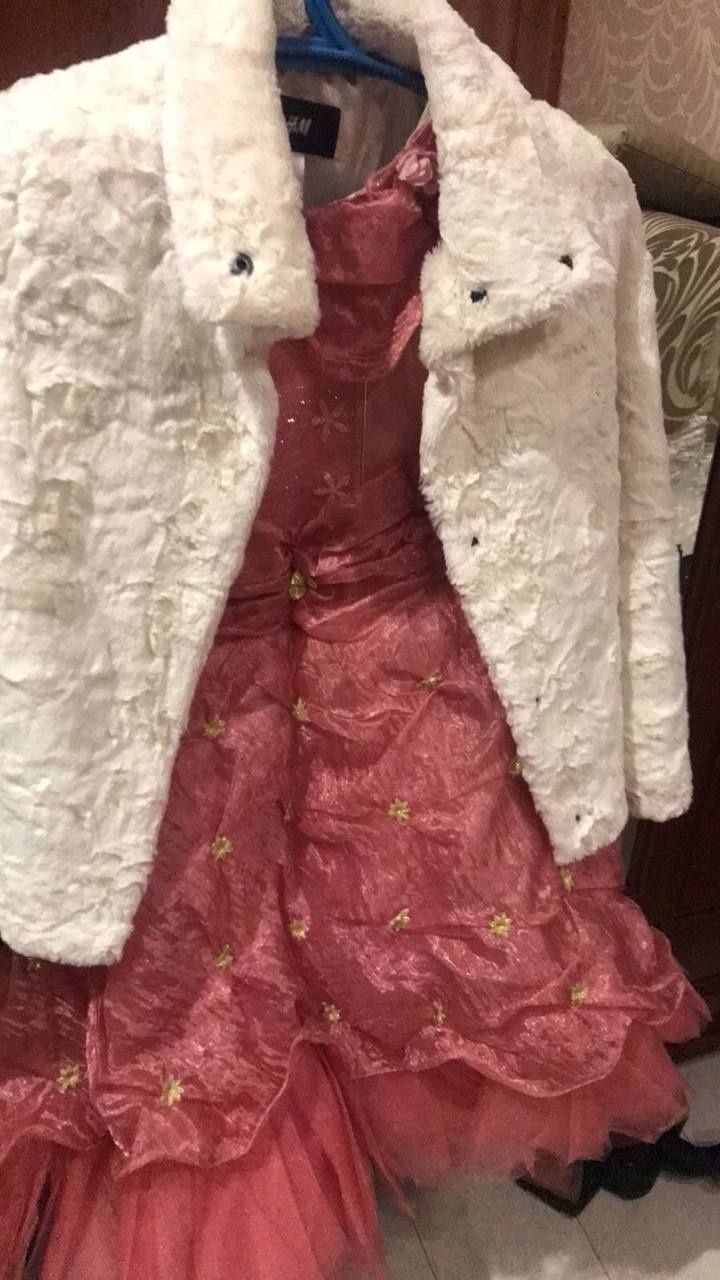 Платье и две шубки
