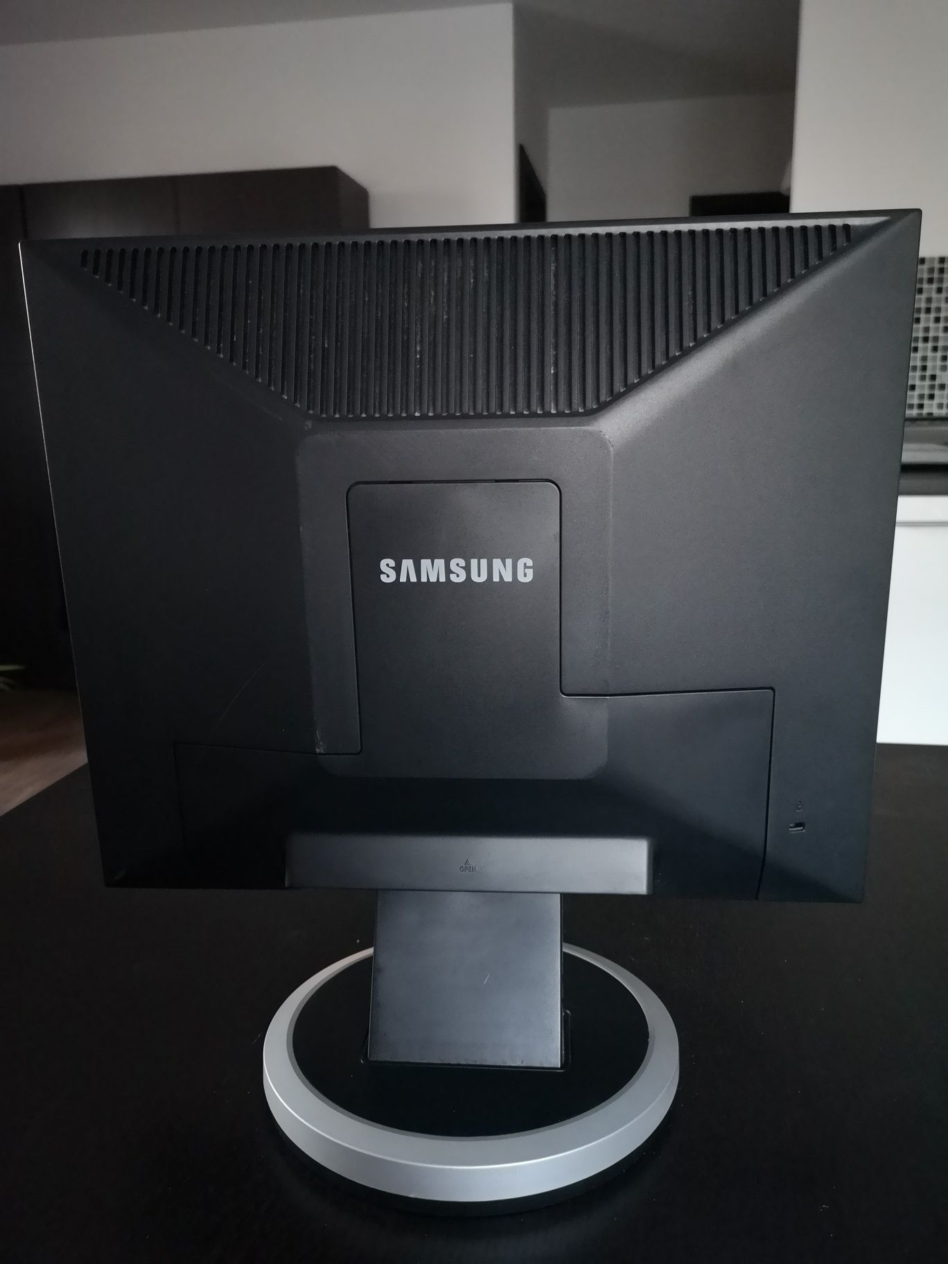 SAMSUNG 19" SyncMaster 940N Silver