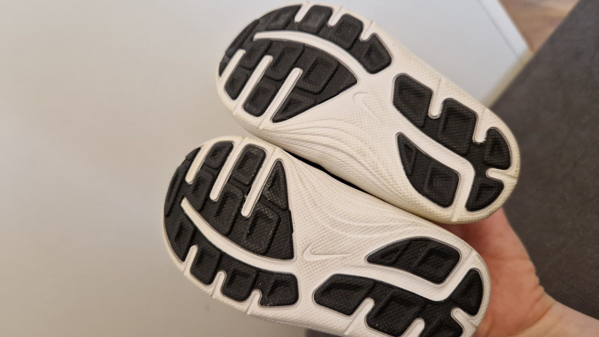 Buciki adidasy Nike rozmiar 19,5