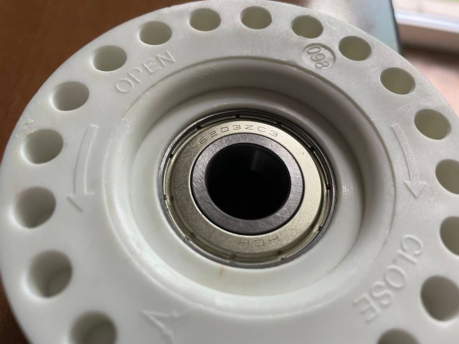 Electrolux супорт підшипників 6203 Італія (EBI 098, права різьба)