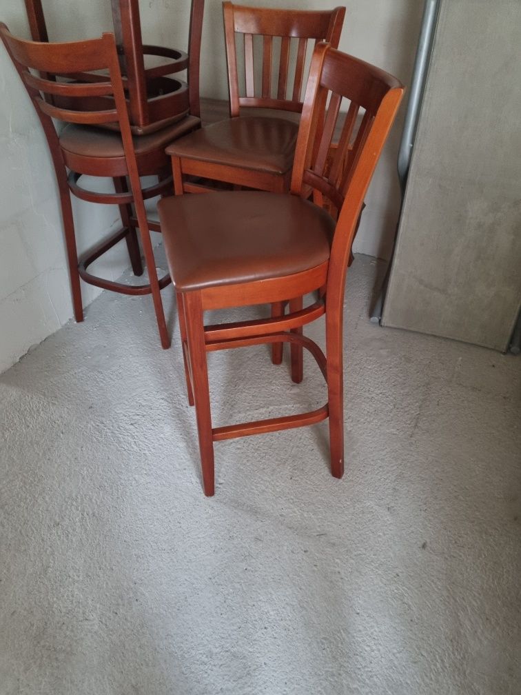4 hokery, obszyte skórą