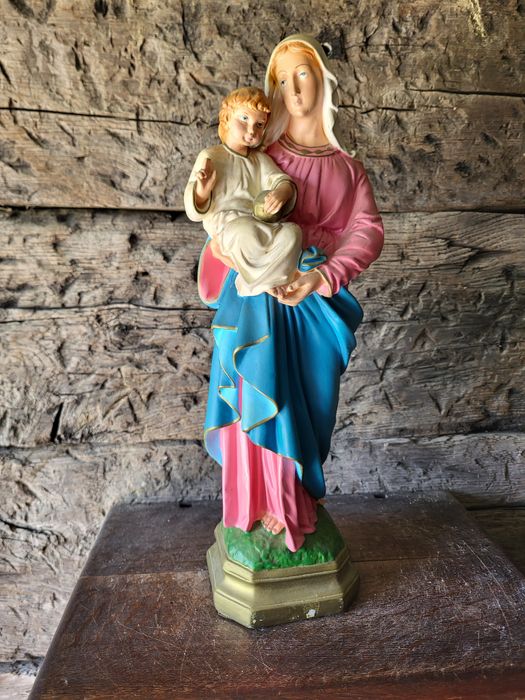 Włoska figurka Maryja Matka Boska