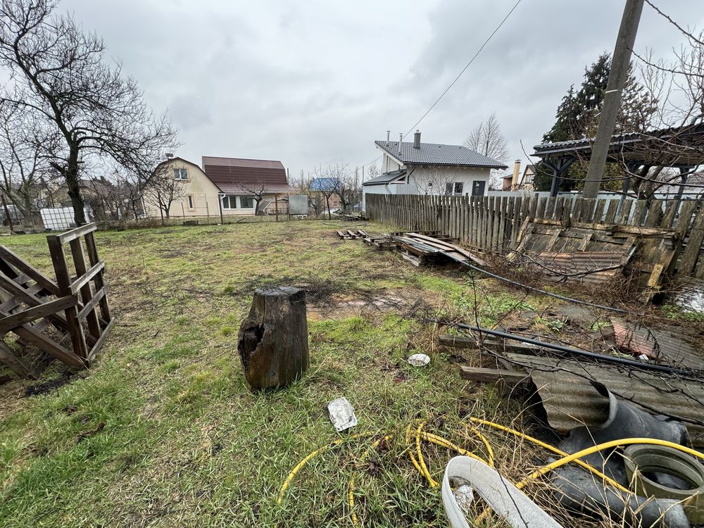 Продам ділянку з будинком Козин