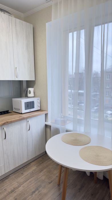 Подобова у центрі міста Люкс проспект Соборний