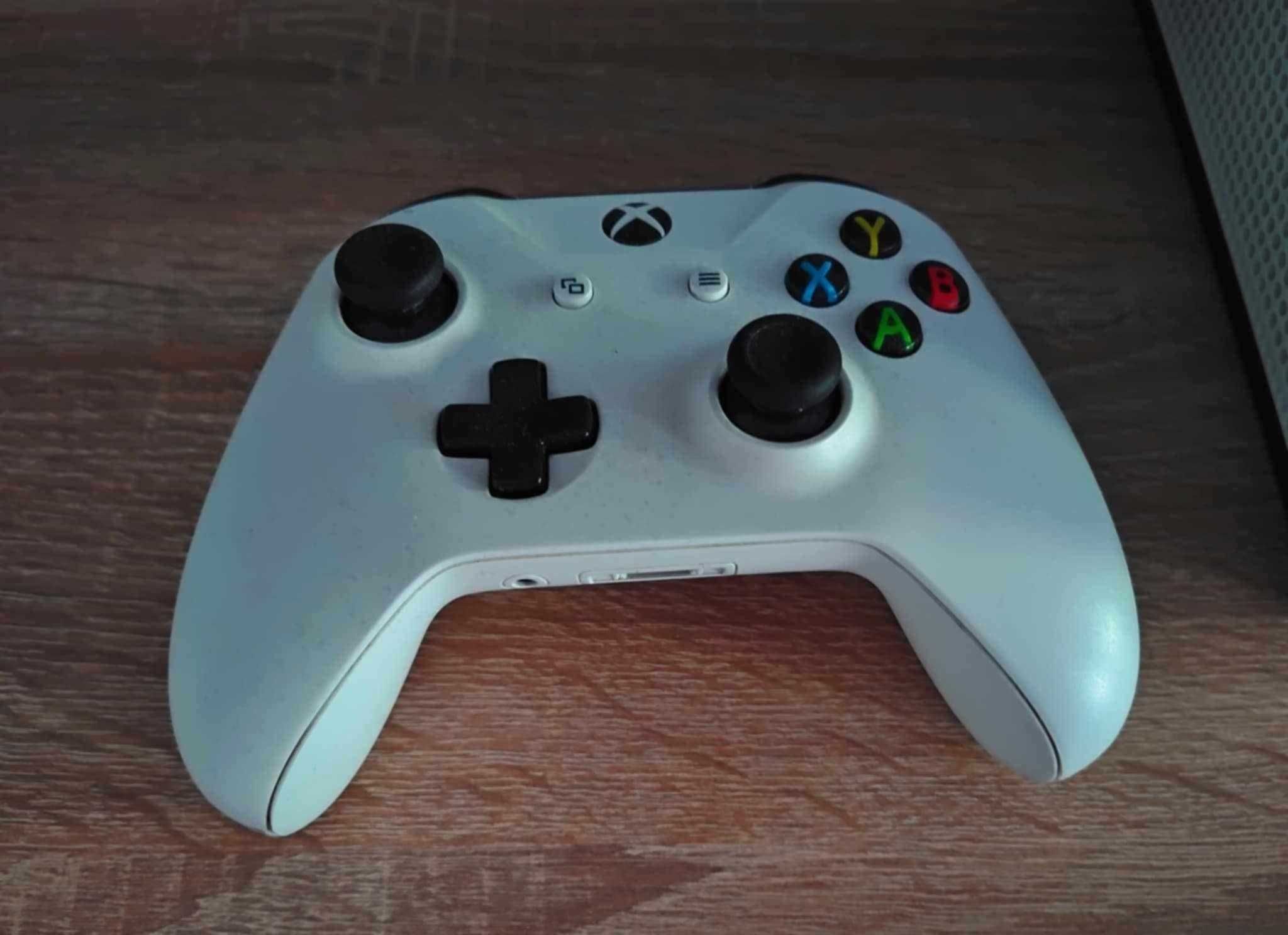 Sprzedam Konsole XBOX ONE S 1TB