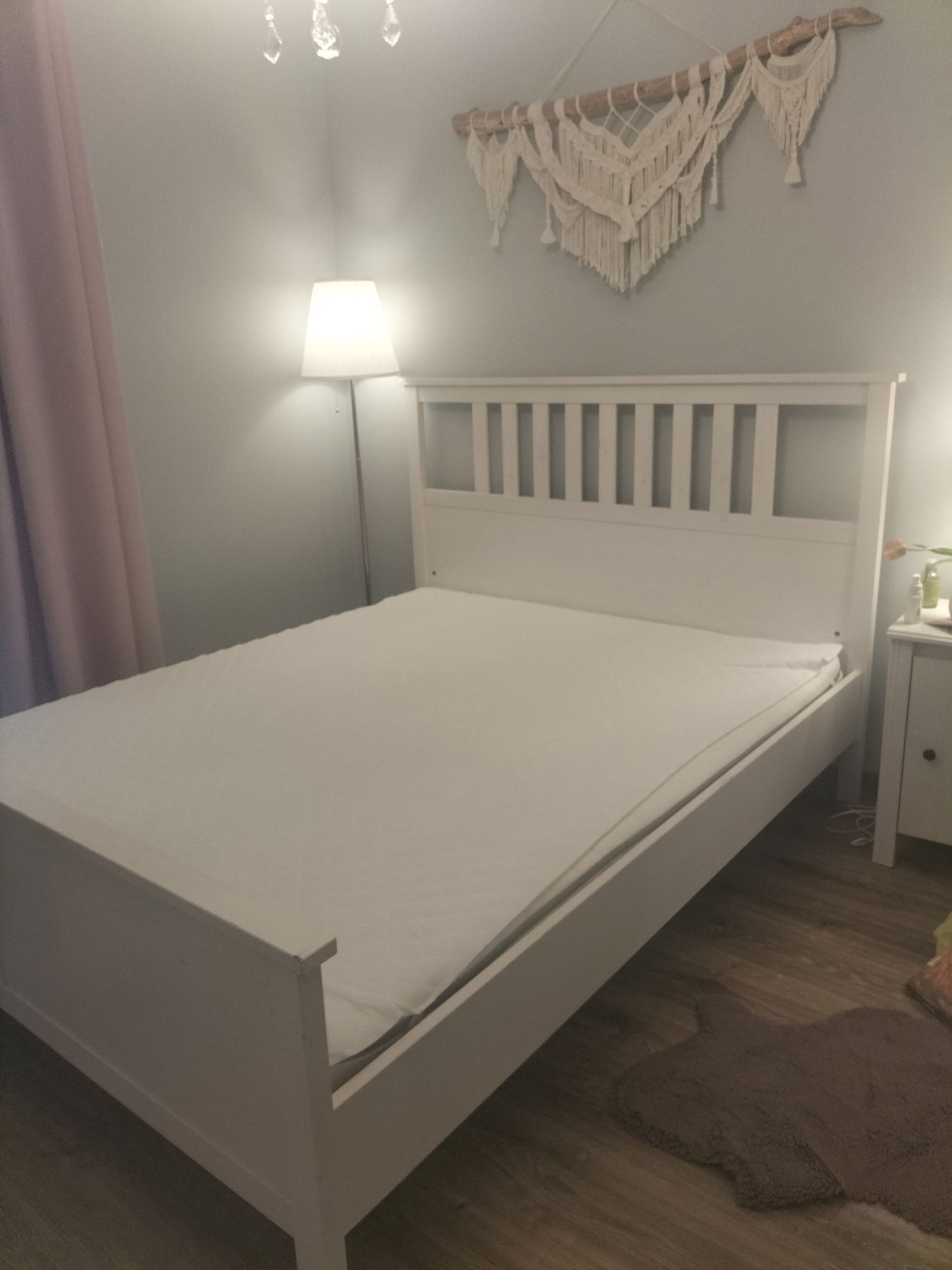 Białe łóżko Hermes Ikea 160x200