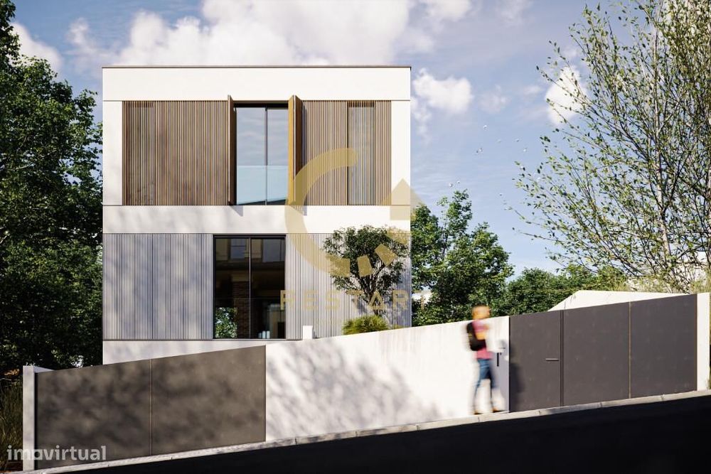 Moradia T3+1 em São Félix da Marinha