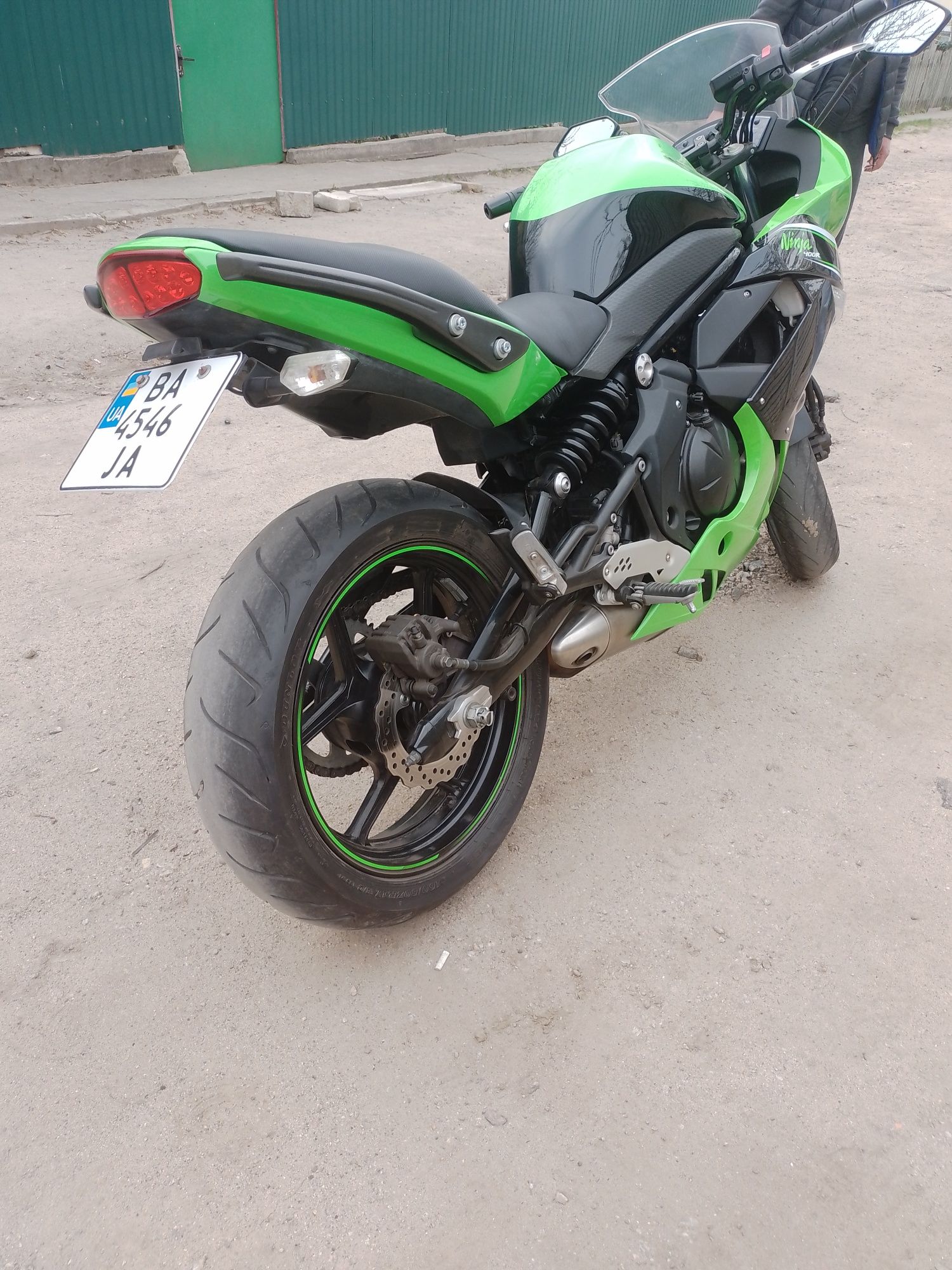 Мотоцикл Кавасакі Ніндзя 400.