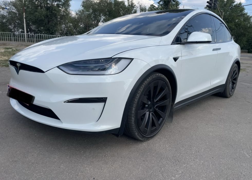 Оренда Автомобіля Tesla X