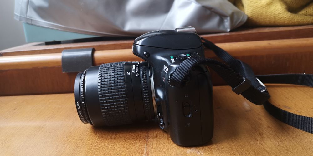 Nikon F50 lente AF Nikkor 35-80mm