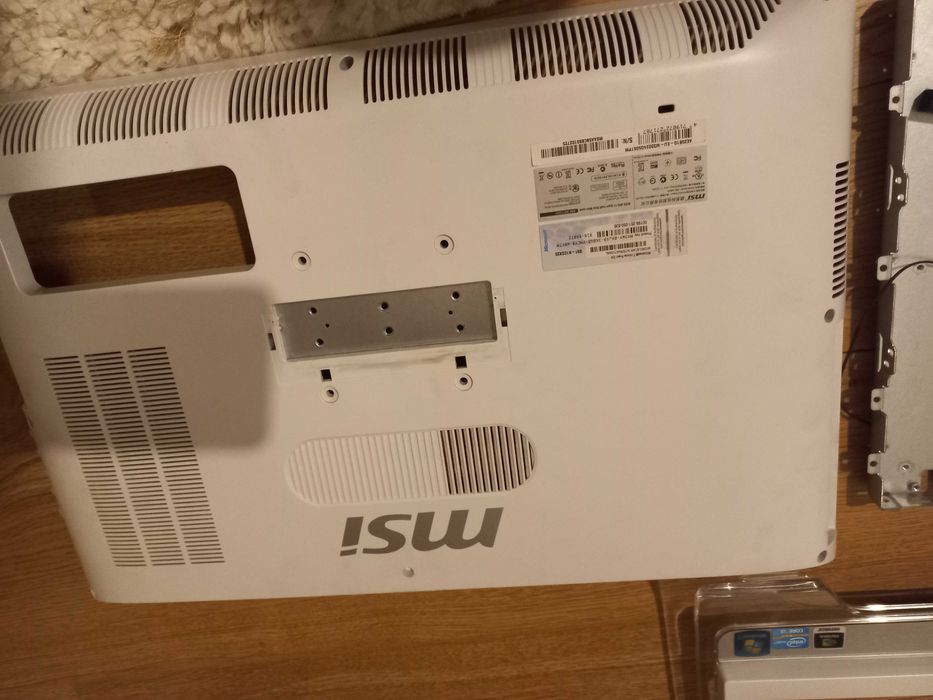 Sprzedam obudowę do MSI aw-ne139h