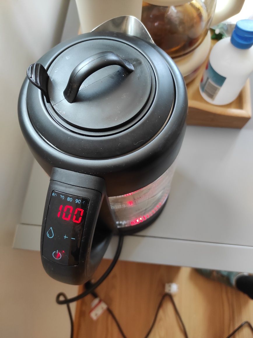 Jarro elétrico com adaptador de cha