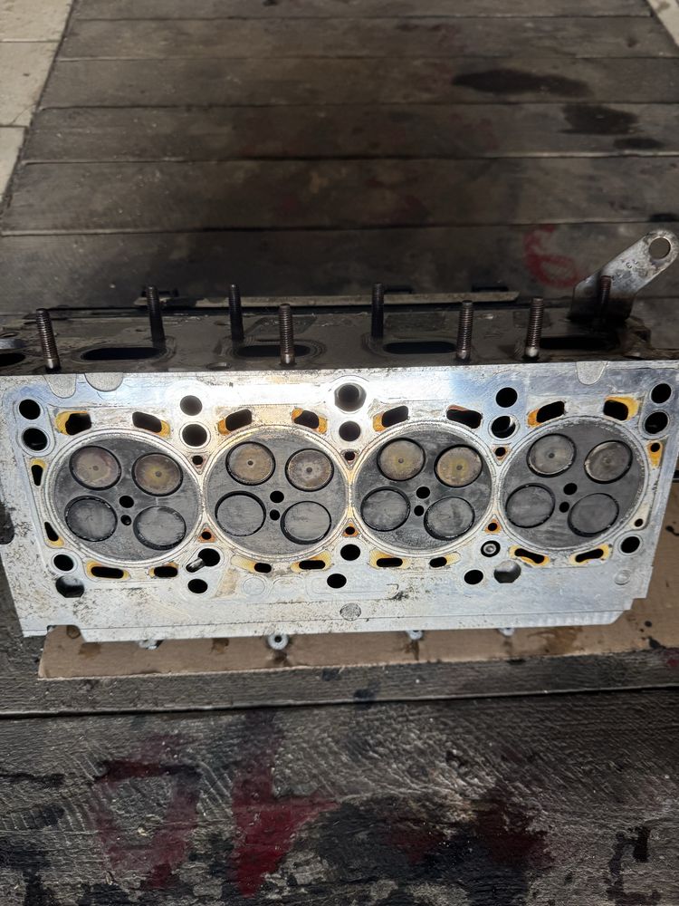 Glowica audi A4 B8