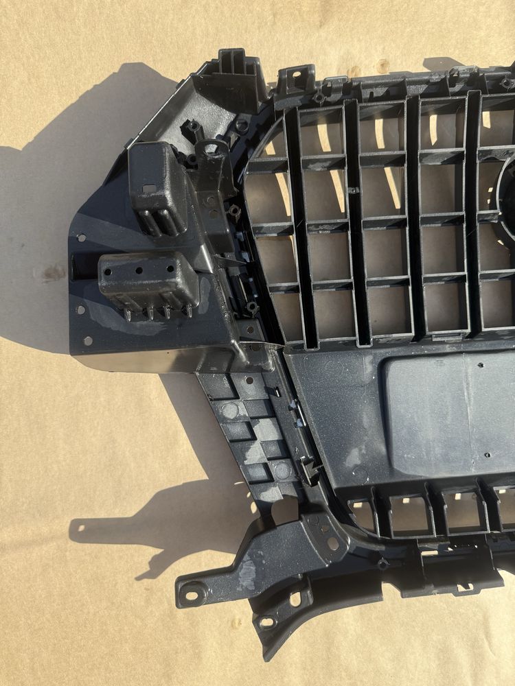 Grill atrapa Audi Q3 8U oryginał