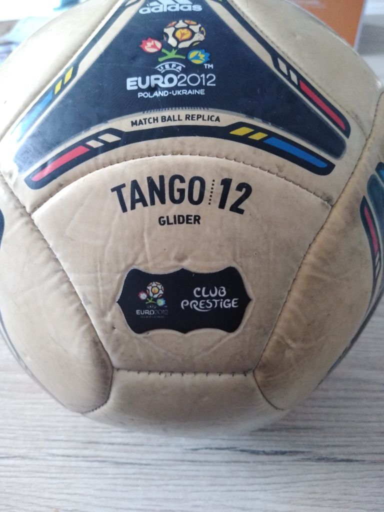 Piłka Adidas Euro 2012 Polska-Ukraina Tango 12 Glider Replica