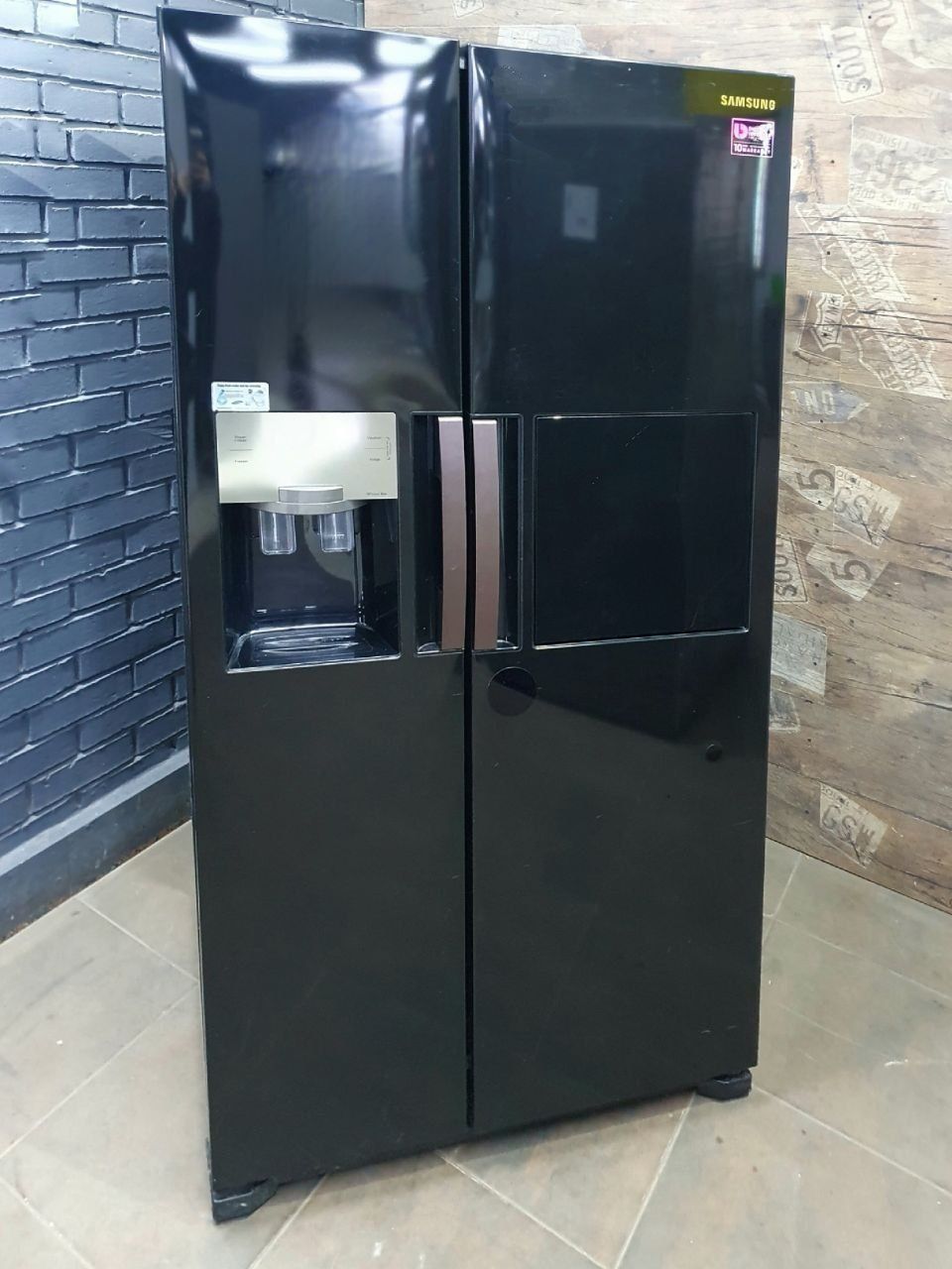 Холодильник Samsung side-by-side RS7687FHCBC
NoFrost система охолоджен