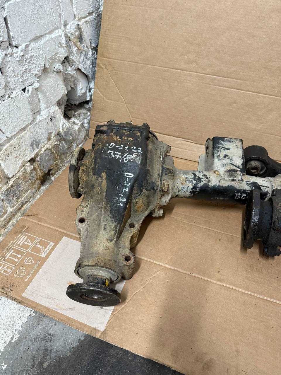 Передній міст передний мост Nissan Navara D21 D22 39/8 37/8