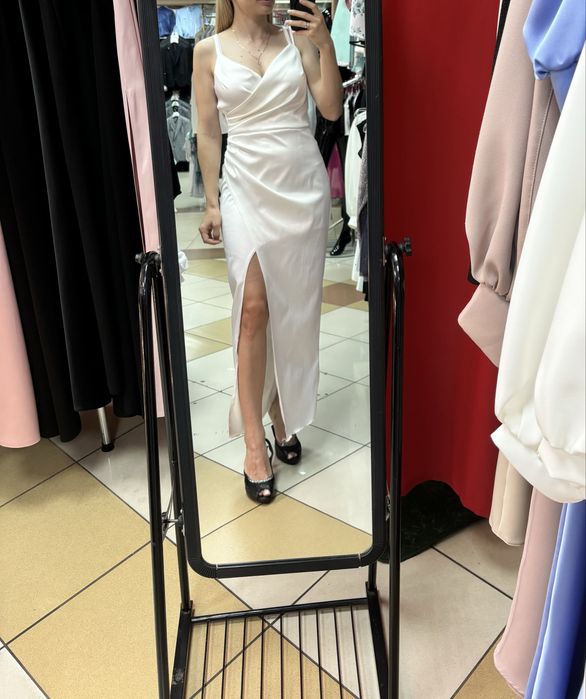 Весільна сукня розмір S/вечірня сукня