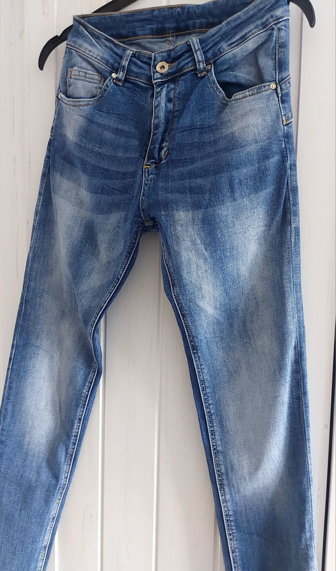 Jeansy damskie skinny, slim, push up. Zadbane, S