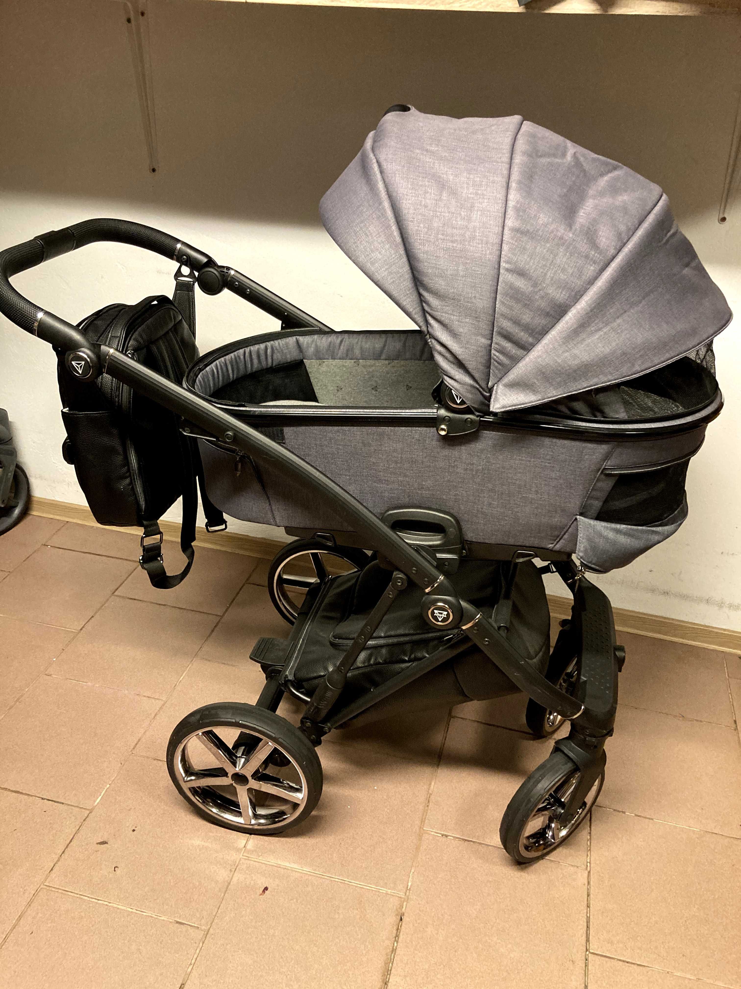 Wózek JUNAMA AIR 2w1 / 3w1 / 4w1 z bazą Isofix Ciemno Szary