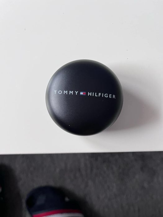 Sluchawki air pods tommy hilfiger