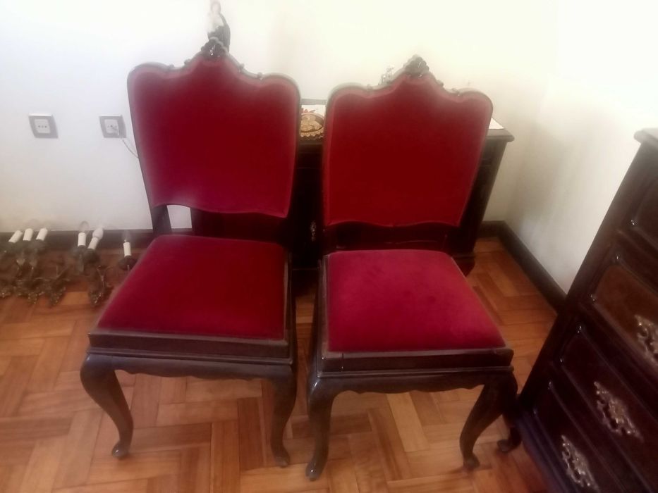 Cadeiras decorativas.