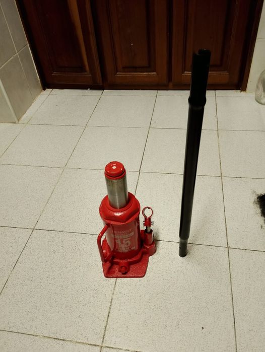 Macaco hidráulico de garrafa