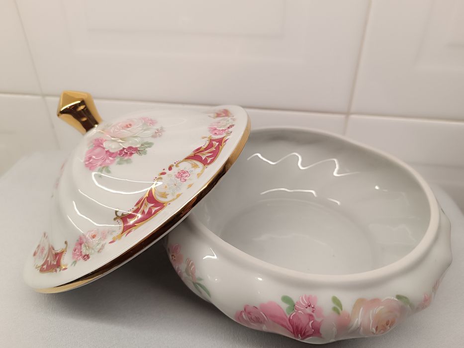 Terrina com Tampa. Porcelanas JS Portugal