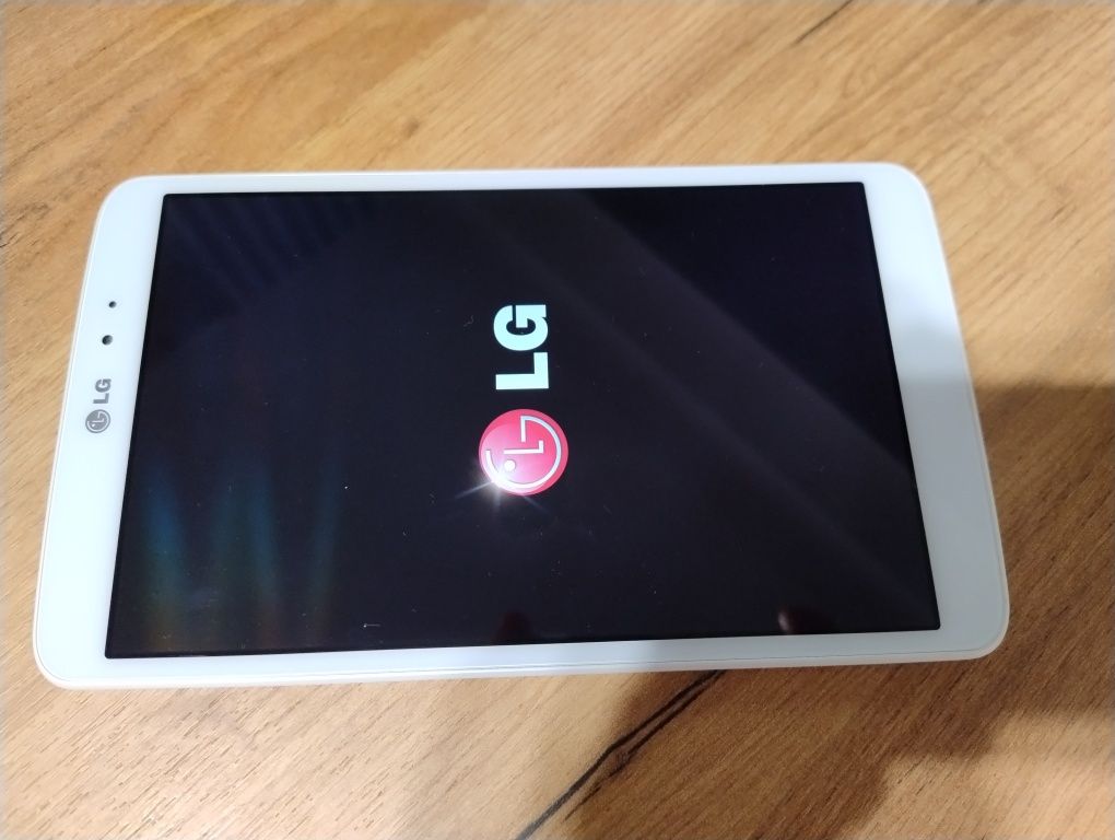 Tablet LG G Pad 8.3 LV-500 / 2gb /16gb/ slot microSD/IPS 8.3"/