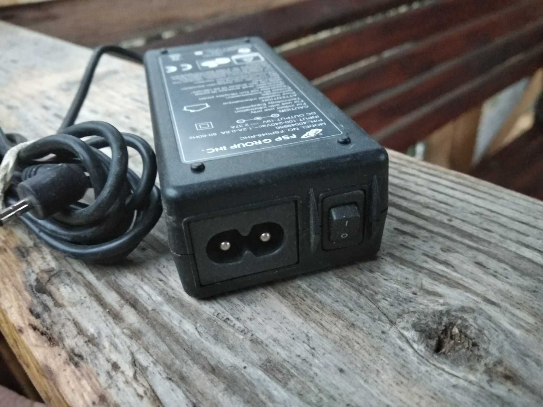 Блок живлення для ноутбука 45 W FSP 19 V 2.37A тонкий штекер