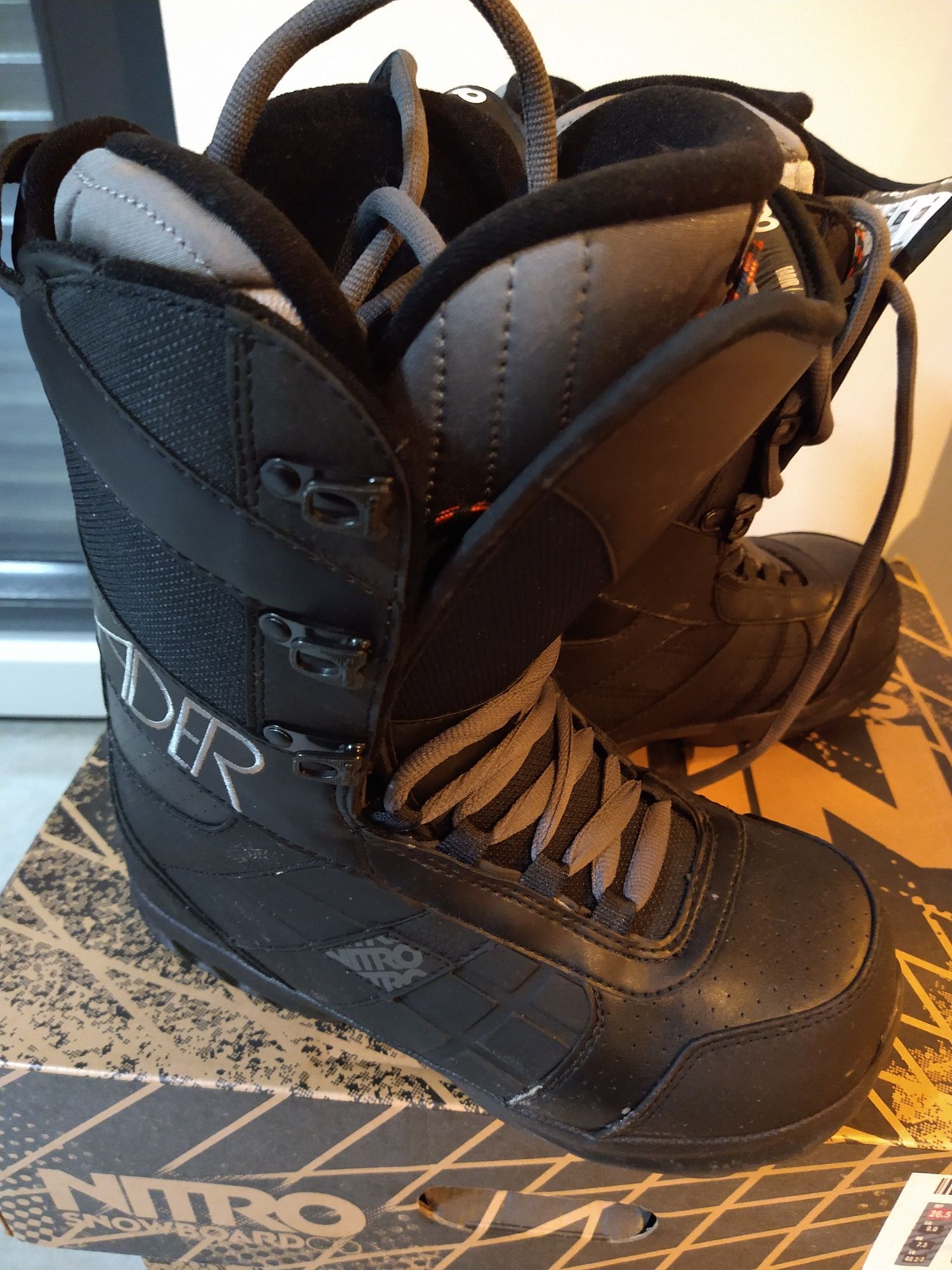 Buty snowboardowe Nitro Fader rozmiar 26.5