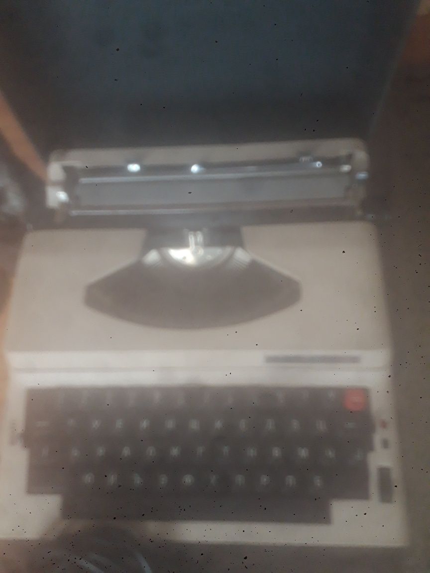 Maszyna do pisania elektryczna