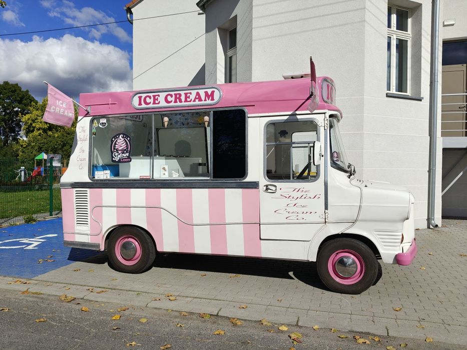 Lodziarka Icetruck Ford Transit lodziarnia mobilna foodtruck