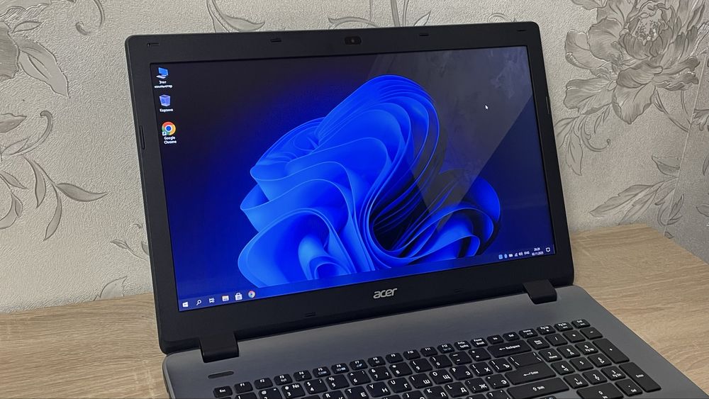 Ноутбук Acer Aspire E5-731 / 17,3" / 8 GB RAM / SSD / 3 год. акб