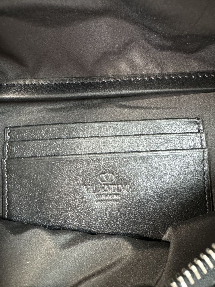 Nerka Valentino Garavani Black Iconographe nylon belt bag