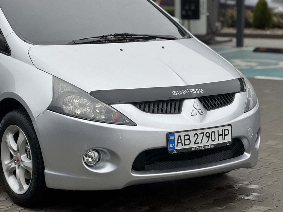 Продам авто Мітсубісі Грандіс