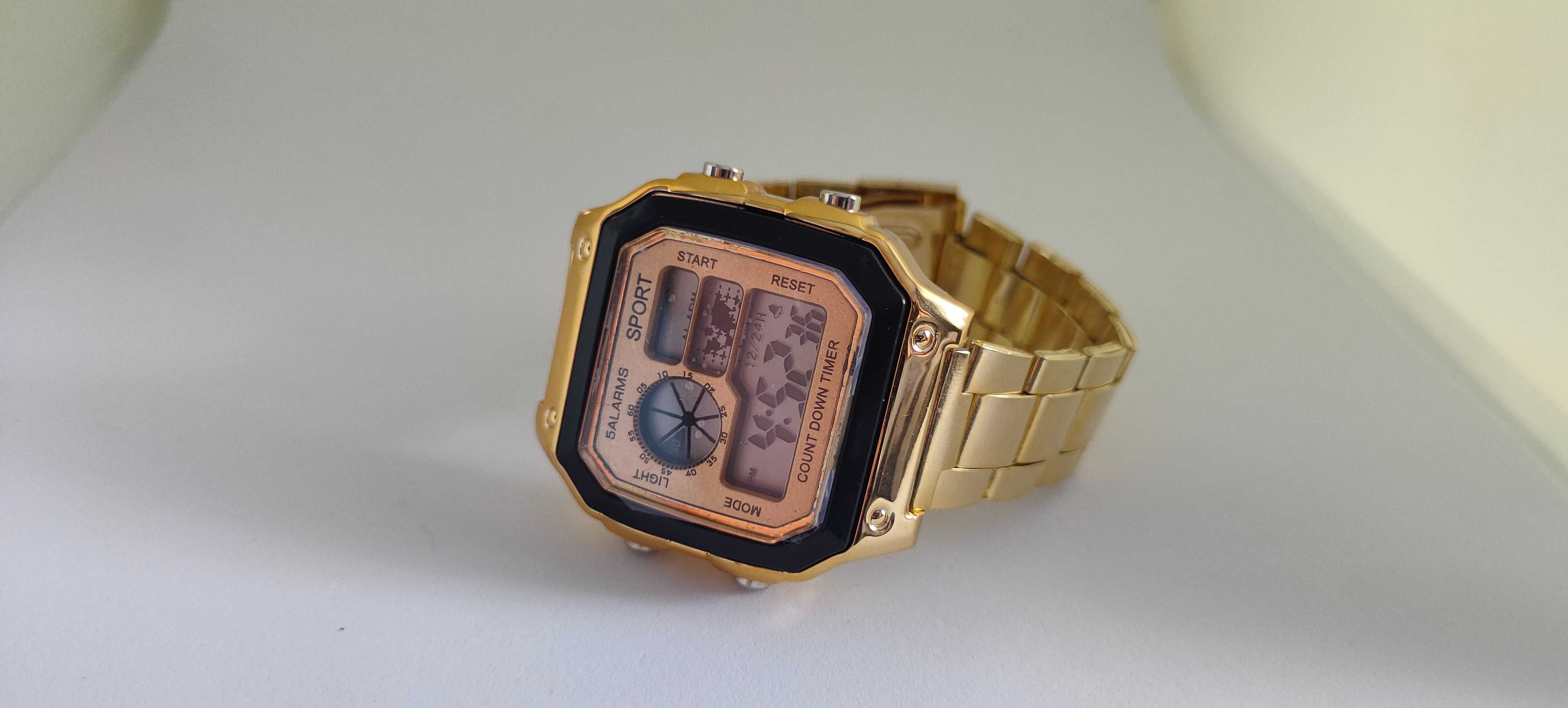 Zegarek Elektroniczny w Kolorze Złotym