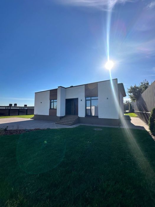 Будинок з новим дизайнерським ремонтом у Стоянці, 8 соток, 165 м2