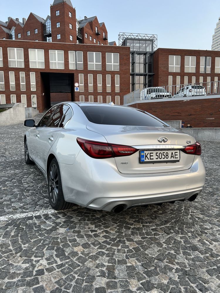 Продам свой автомобиль Infiniti q50