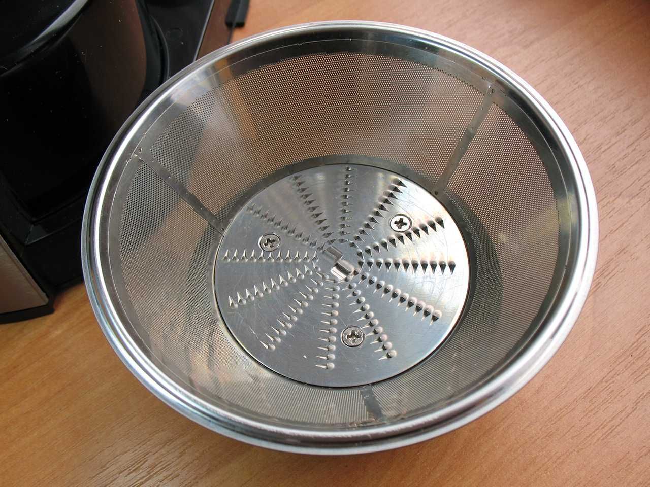 Соковитискач Perfezza FZ-955