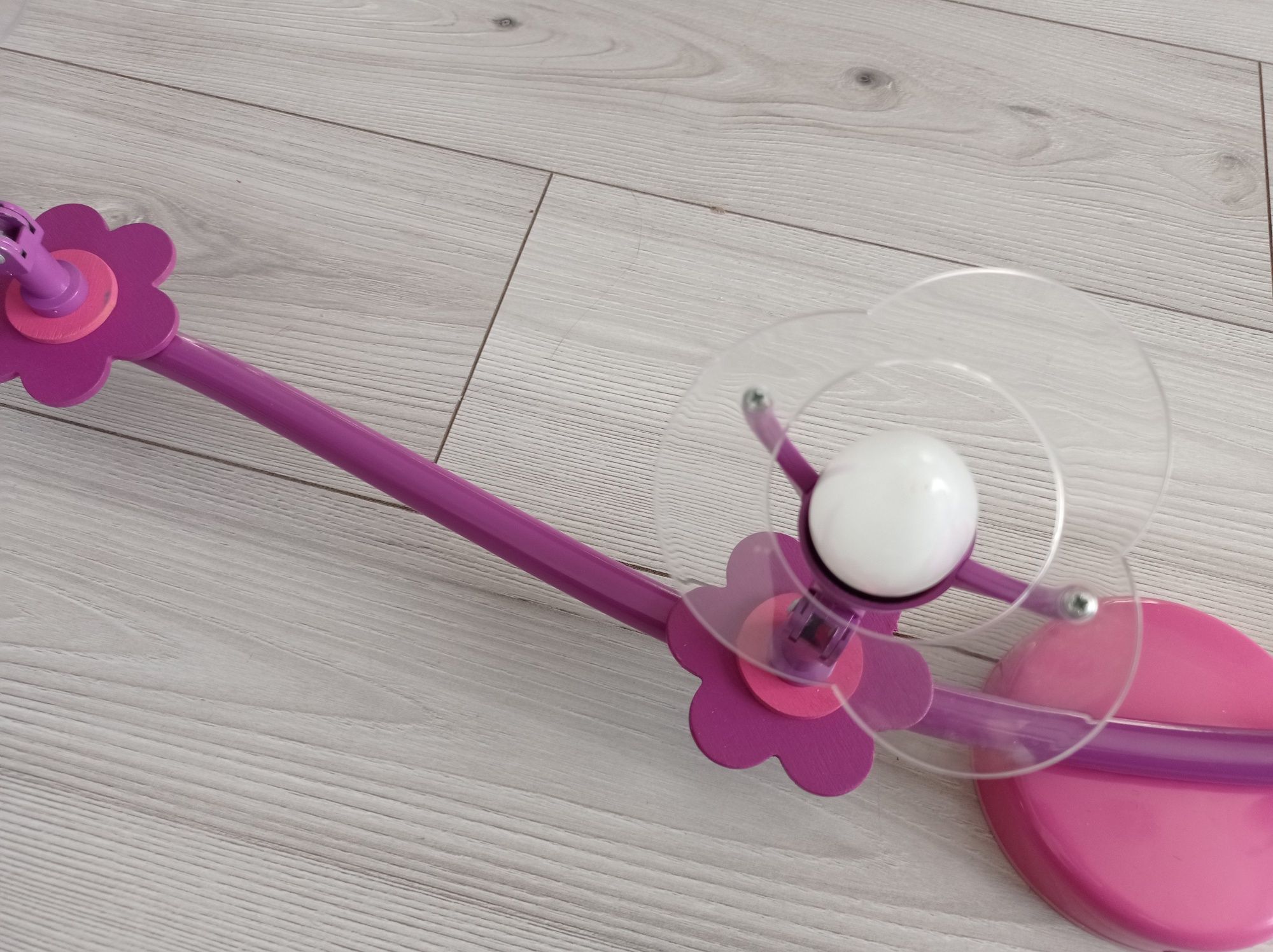 Lampa do pokoju dziewczynki