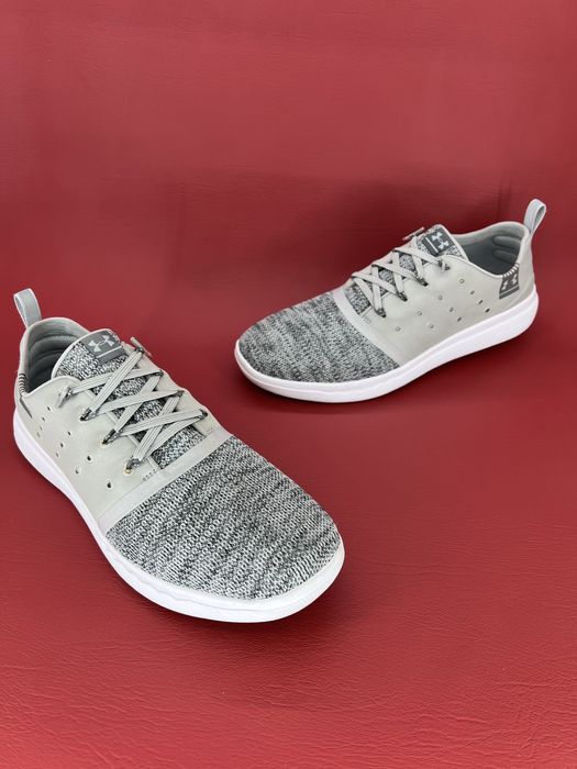 Кросівки  43р. Under Armour Charged 24/7 Low