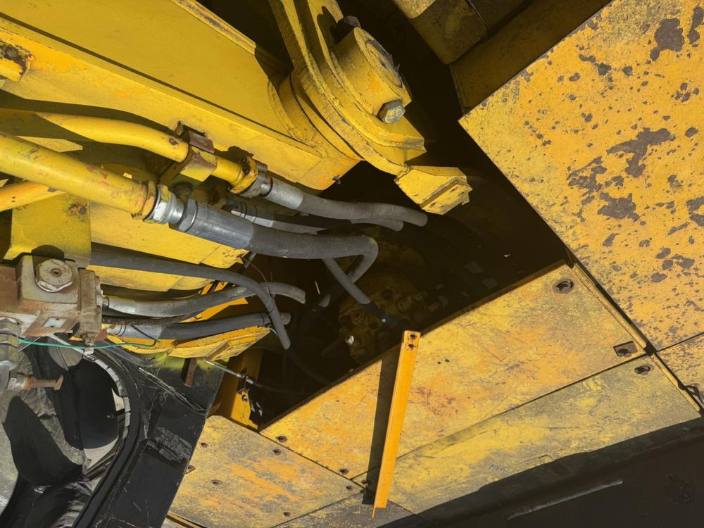 Екскаватор JCB 330